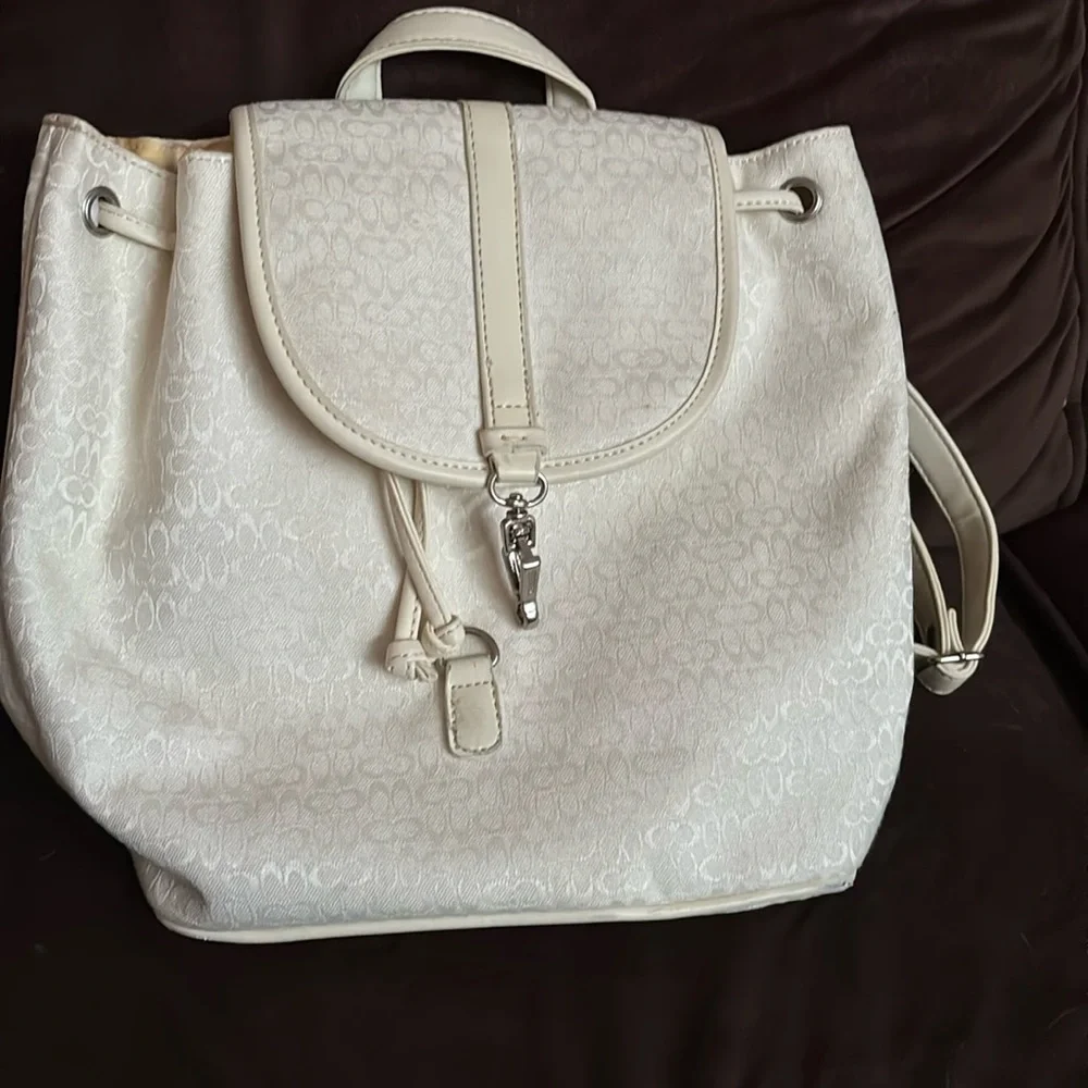 Great used condition ivory backpack - Picture 1 of 4